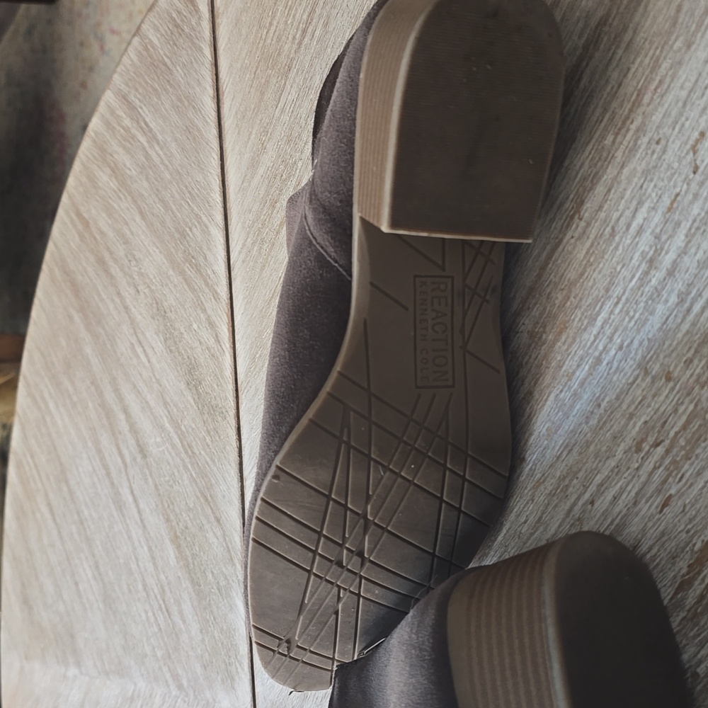 Kenneth Cole Reaction Side Skip Booties - Picture 4 of 7